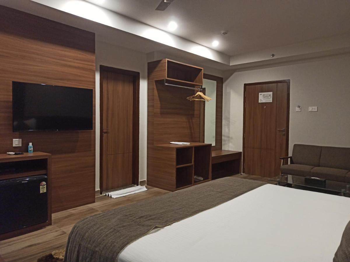 Hotel Tree Fern Dibrugarh Exterior photo